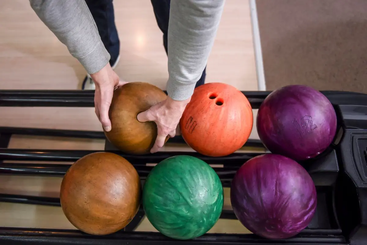 All You Need To Know About The Two-Handed Bowling Technique (1)