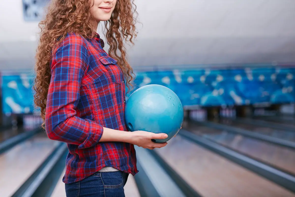 Bowling Outfit – What to Wear - UB Bowl