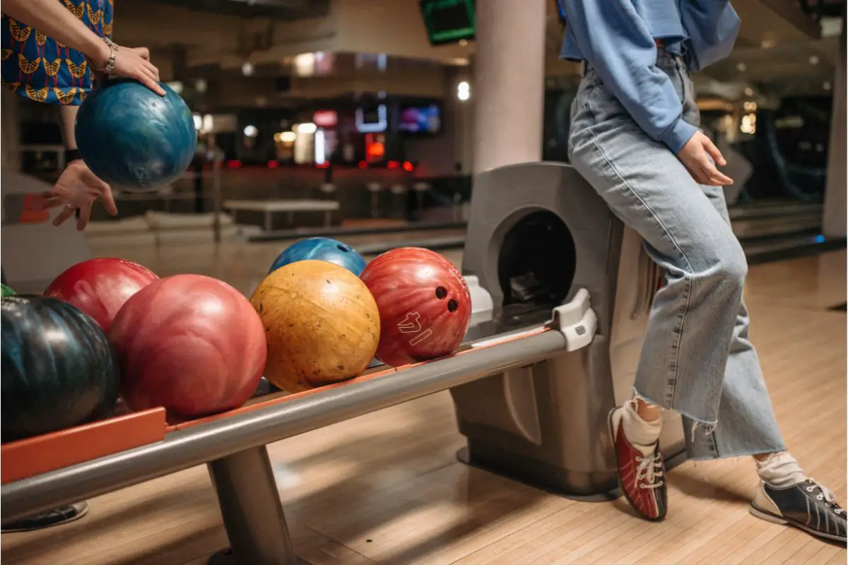 How Many Calories Does Bowling Burn?