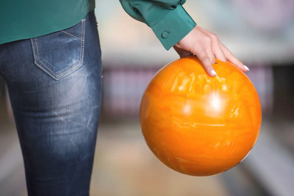 How To Hold A Bowling Ball